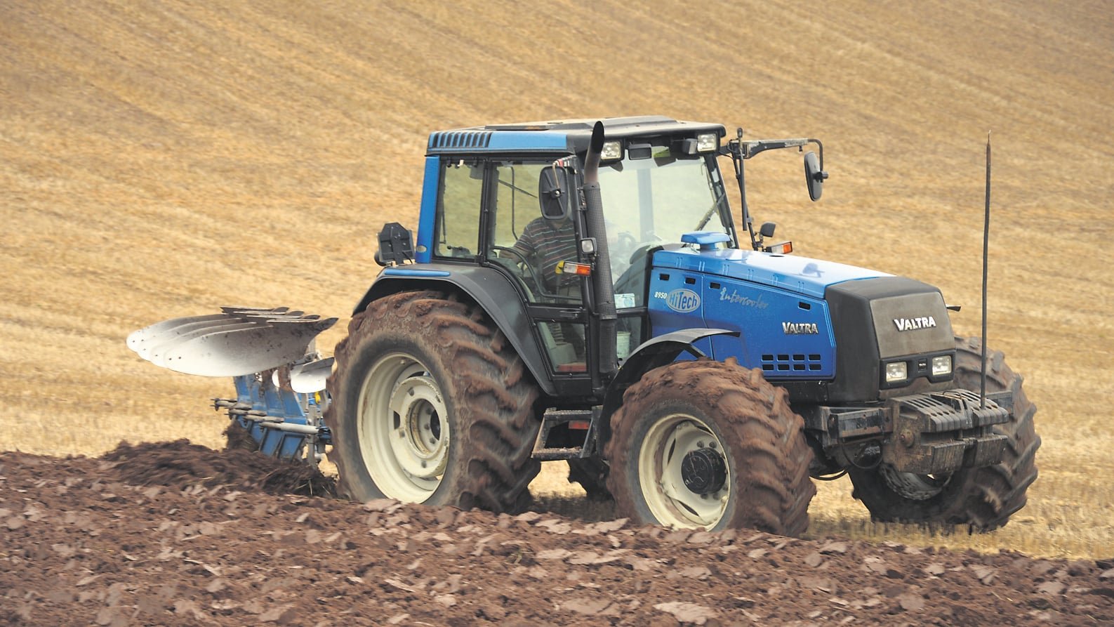 Tractor Valtra 8950 4WD