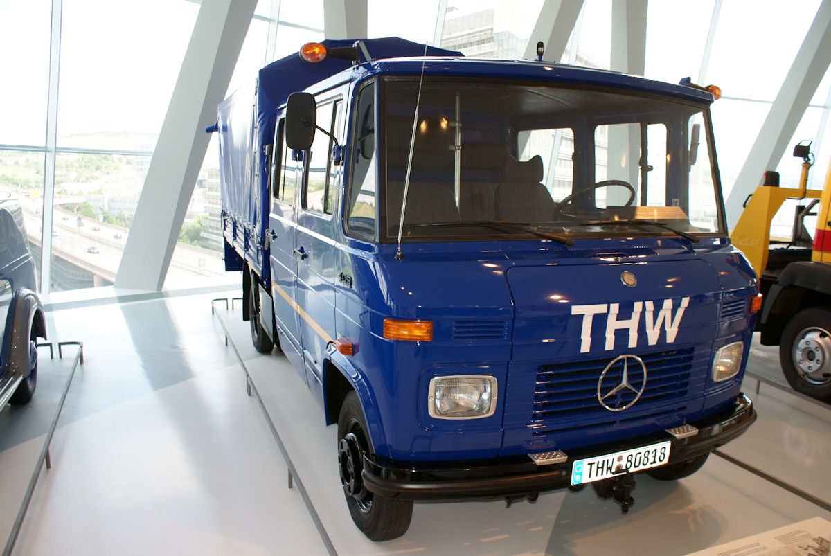 Truck Mercedes Benz L409