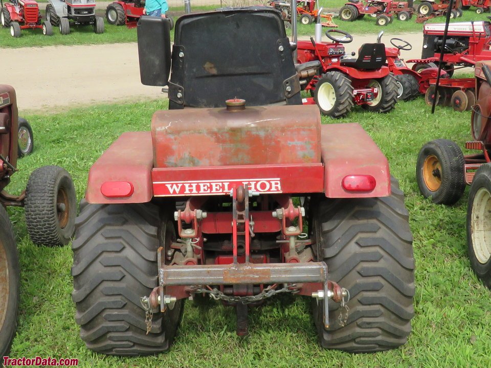 Ride-on mowers TORO 1-0100 - WorkHorse 800 Lawn Tractor (1971)