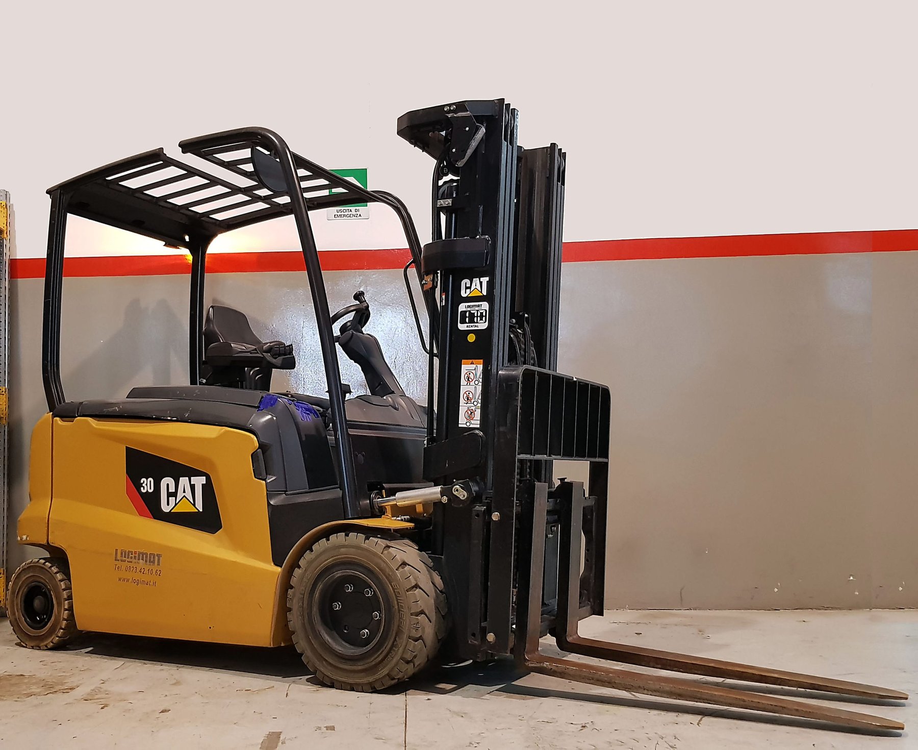 Electric forklifts CAT Lift Trucks EP30N