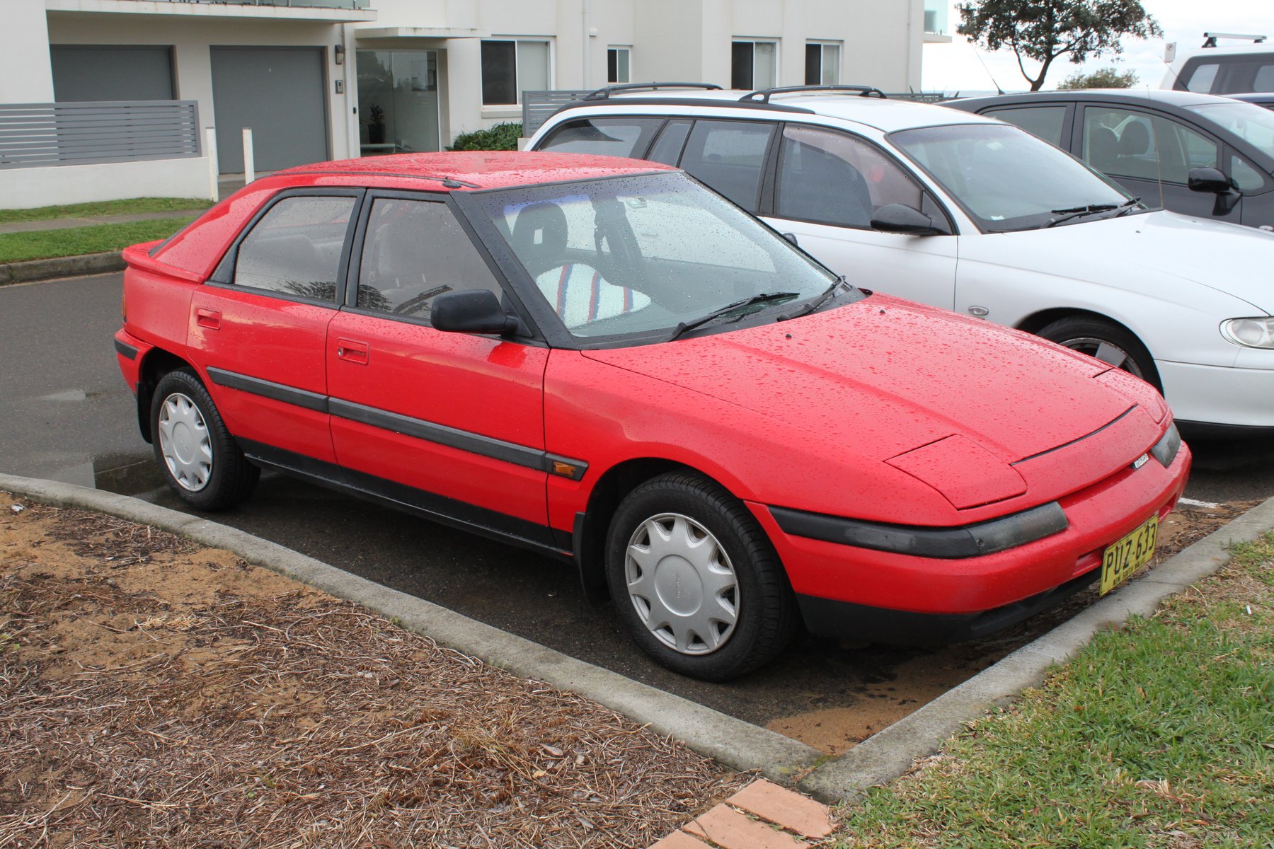 Van Mazda 323 HATCHBACK 1.3 AUT.VAN