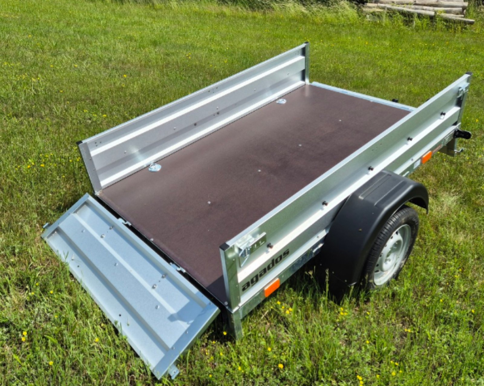 Trailer Agados Aga