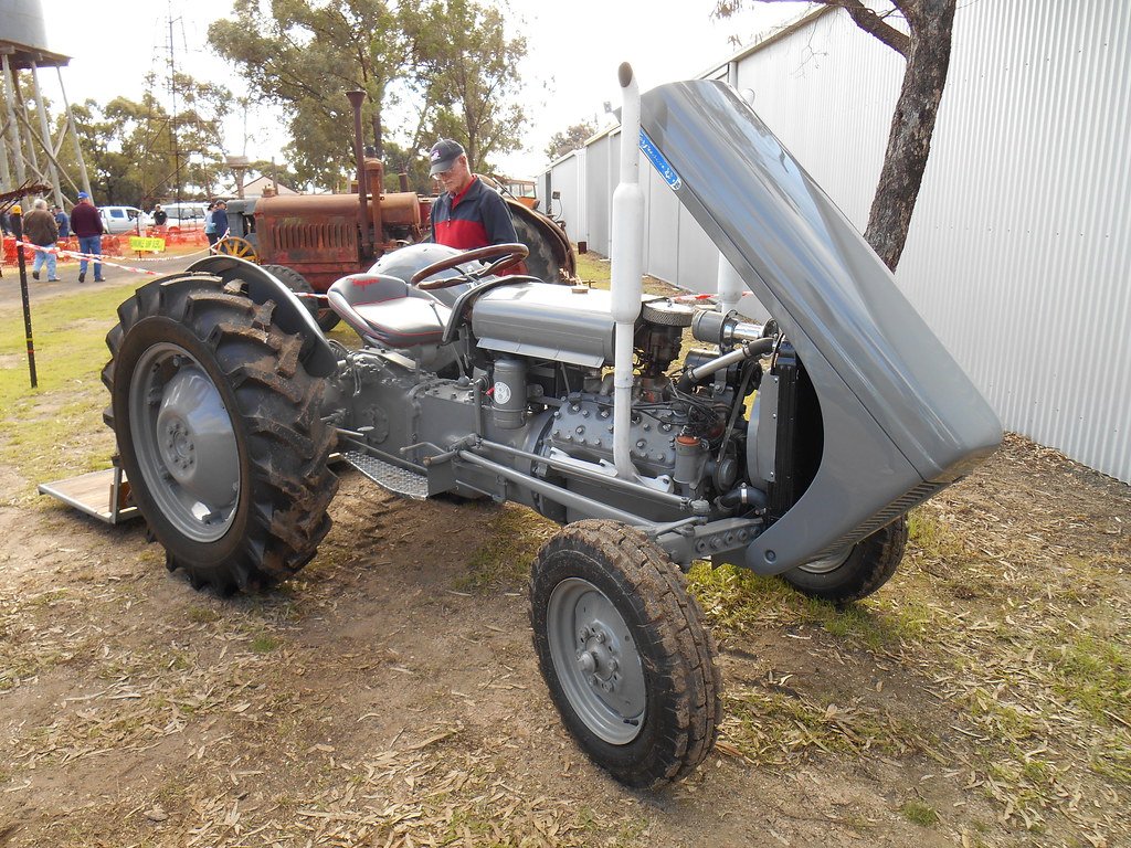 Traktor Massey Ferguson TE-A-20
