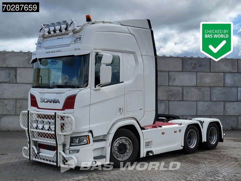 Scania R 590 A6x4HB