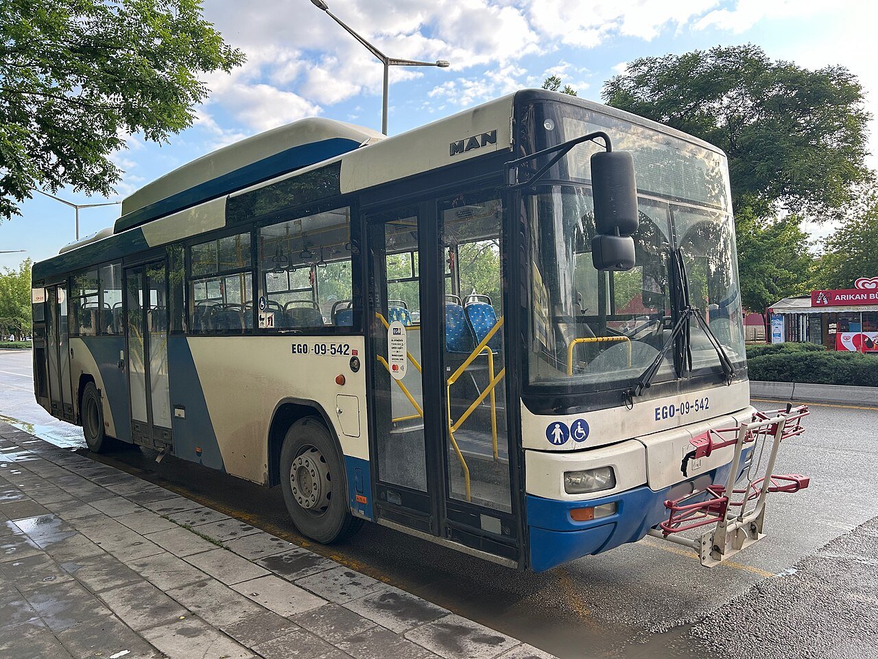 Busse & Reisebusse Mcv Ego