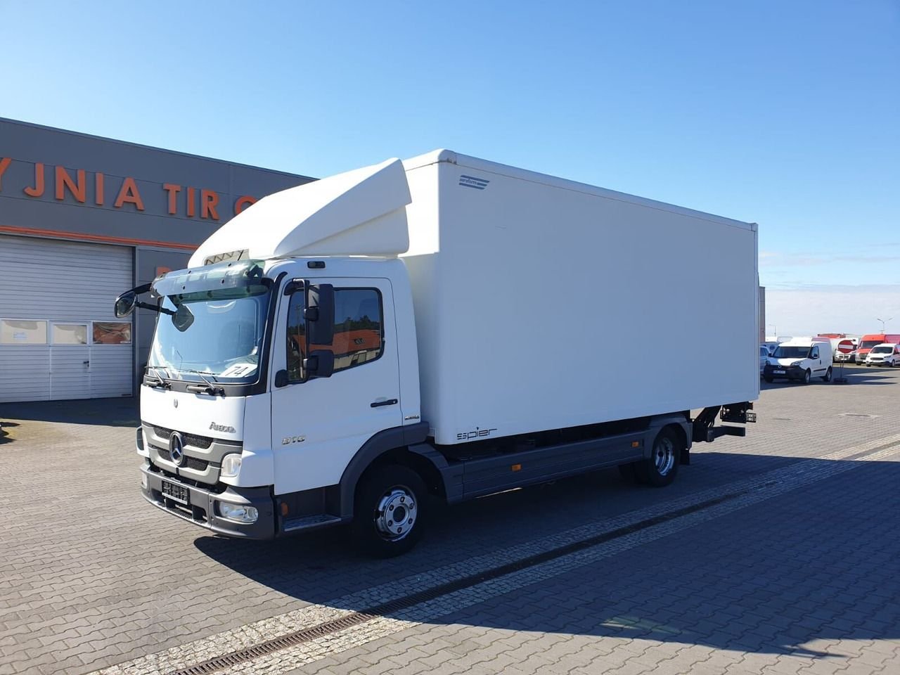 Truck Mercedes Benz 818-8