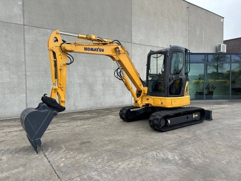 Excavator Komatsu PC40MR-2