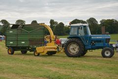 Ford 8700