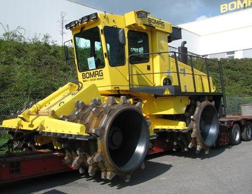 Straßenbaumaschine Bomag BC772RB2