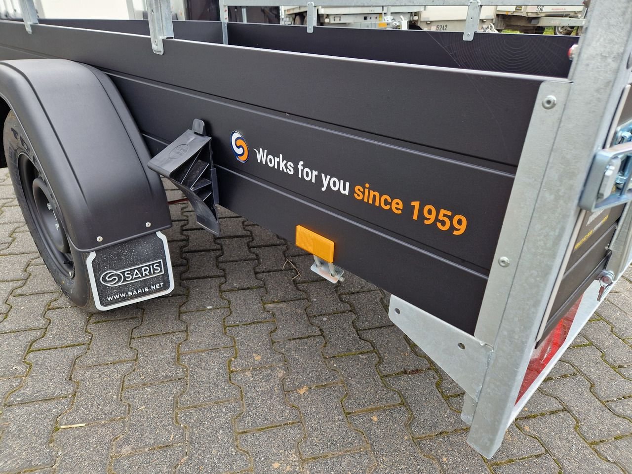 Car trailers up to 3.5 t Saris PM1727