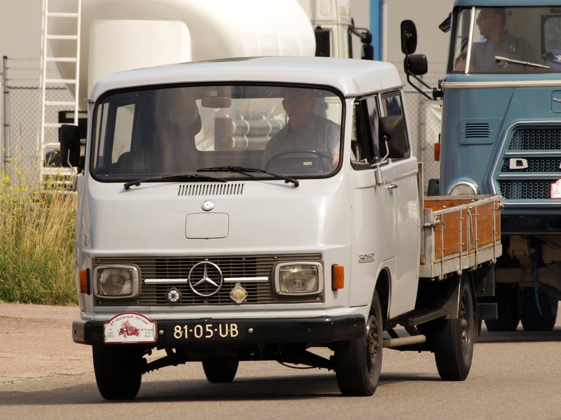 Van Mercedes Benz L 306D/ 3,3 T