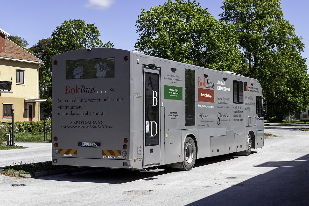 Volvo B12M