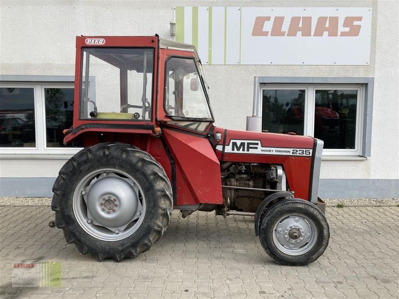 Tractor Massey Ferguson MF 235 (A)
