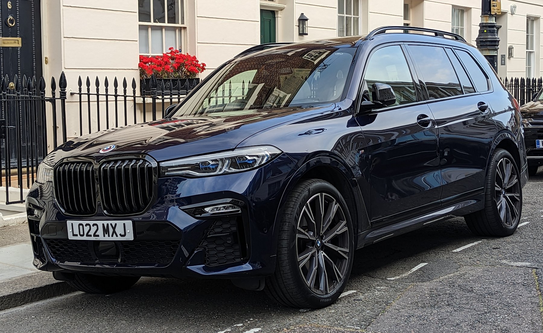 Van Bmw X7 M50i