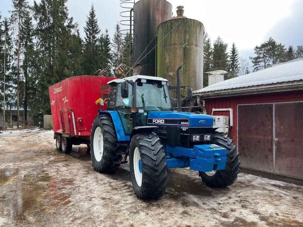 Tractor Ford 8340 sle