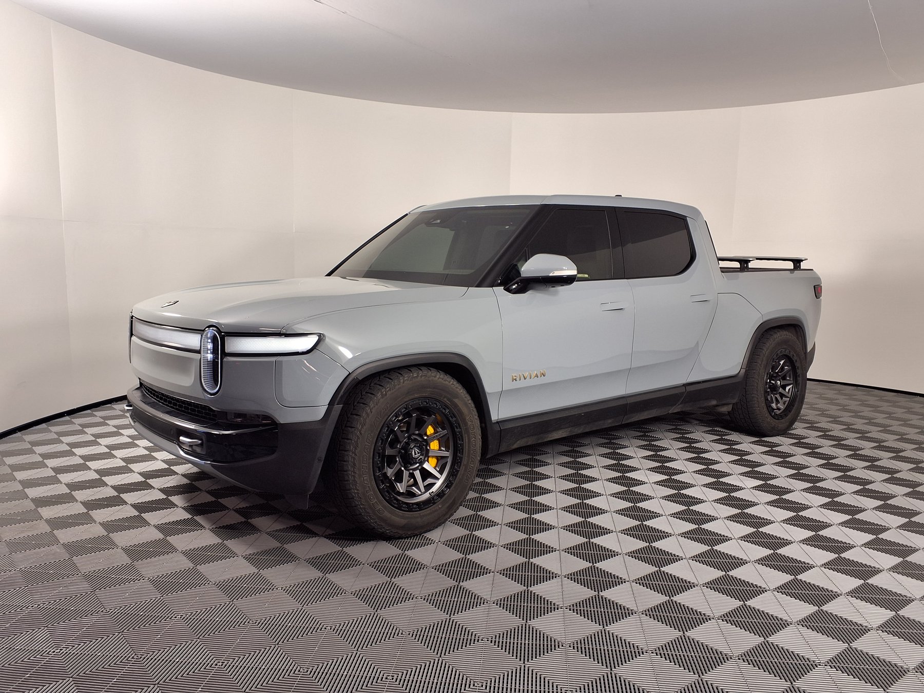 Van Rivian R1T ADVENTURE