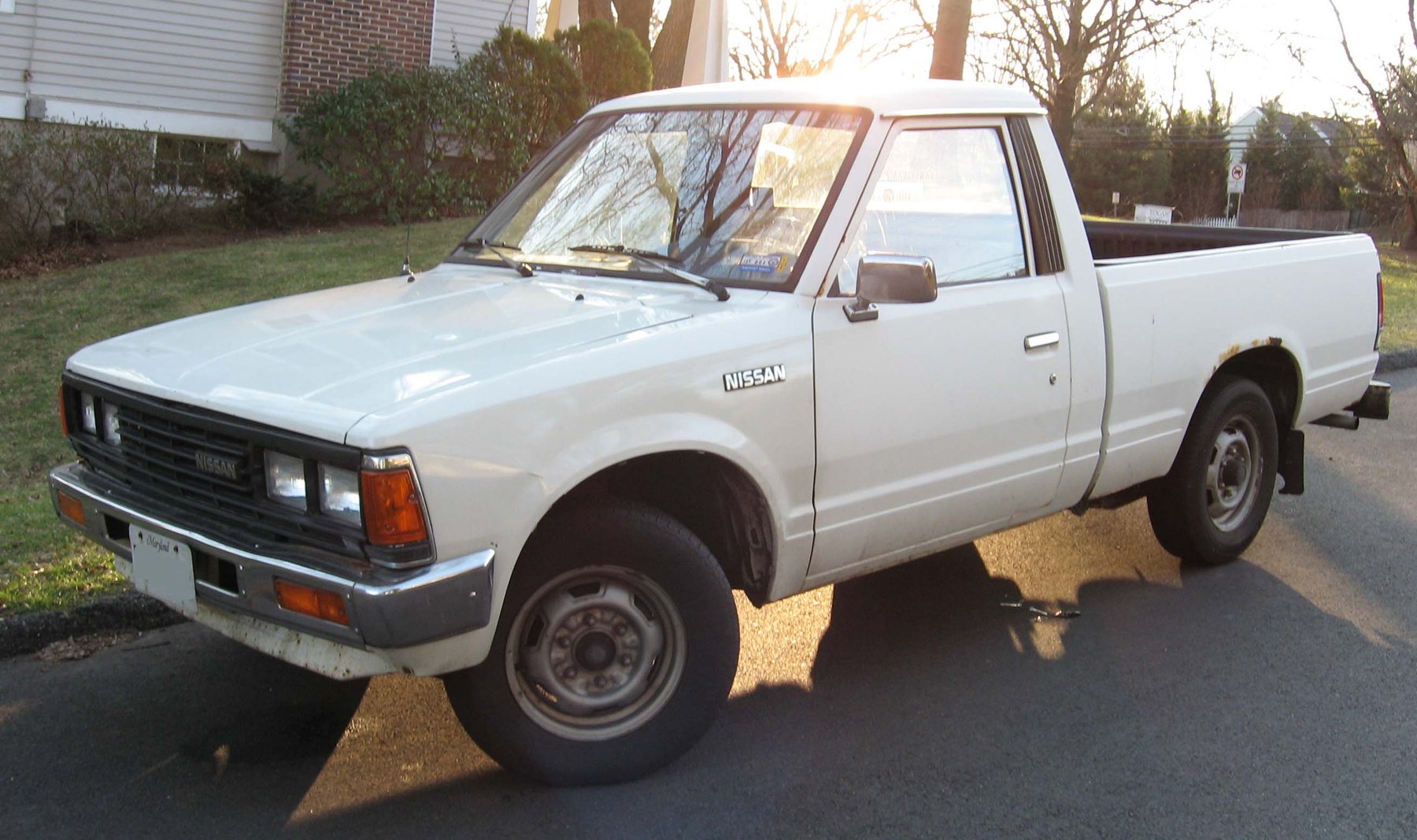 Van Nissan Y 720