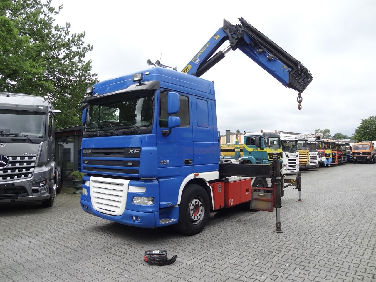 Truck DAF XF105.460 6X2