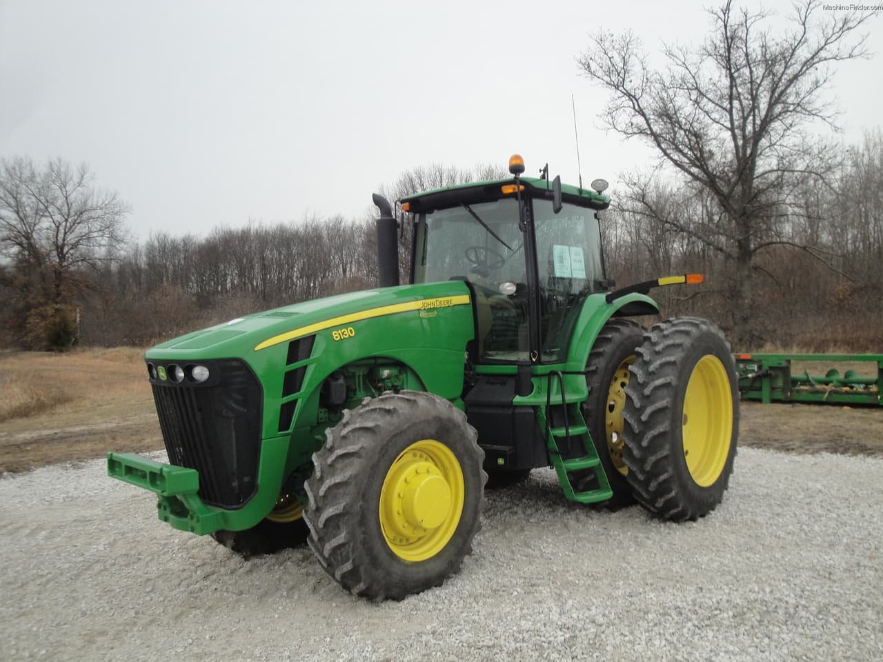 Tractor John Deere 8130 180 PTO hp MFWD