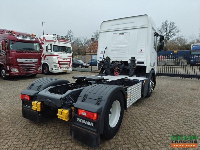 Truck Scania P 12 CB-4X4/430