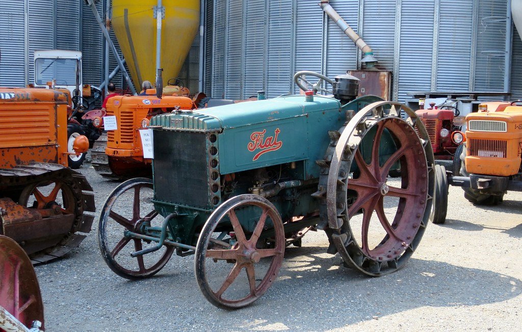 Traktor Fiat 670DTF/12
