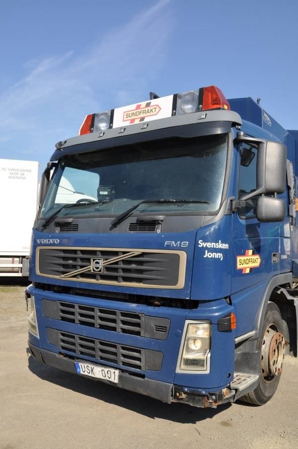 Truck Volvo FM9 300 4X2