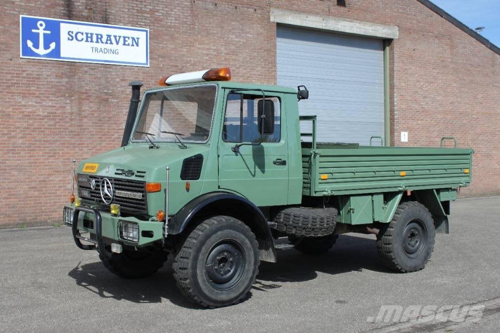 Truck Mercedes Benz UNIMOG U 1300