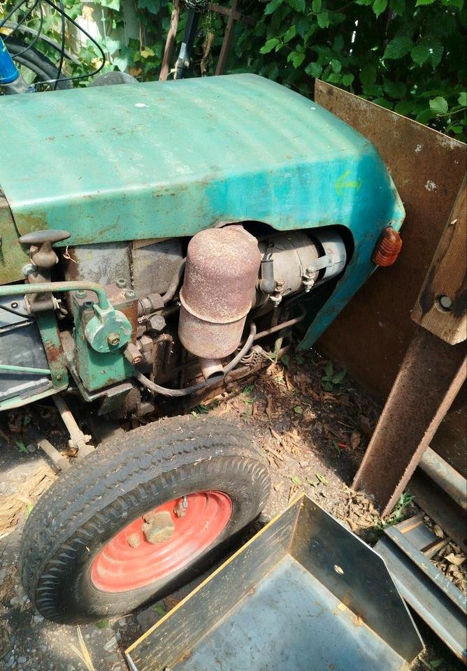 Traktor Irus Unitrac A12