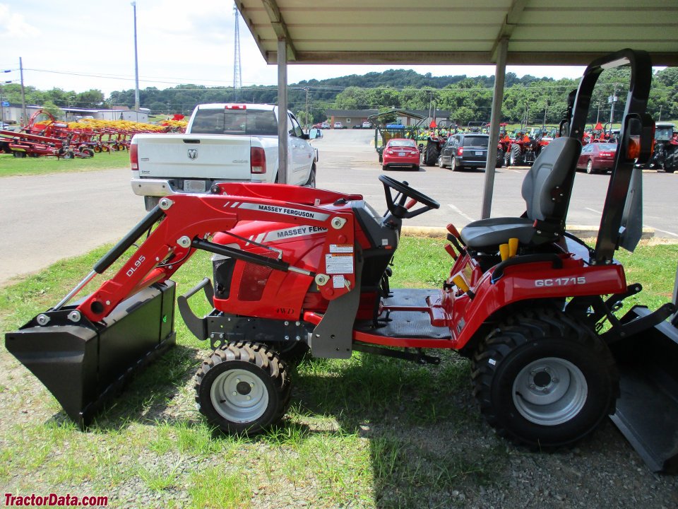 Tractor Massey Ferguson GC1715 4WD