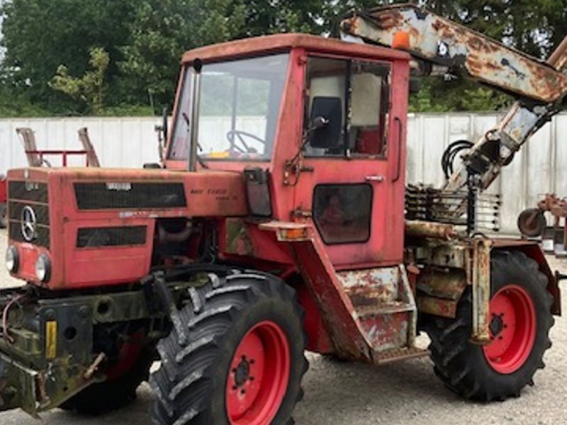 Traktor Om 750 DT