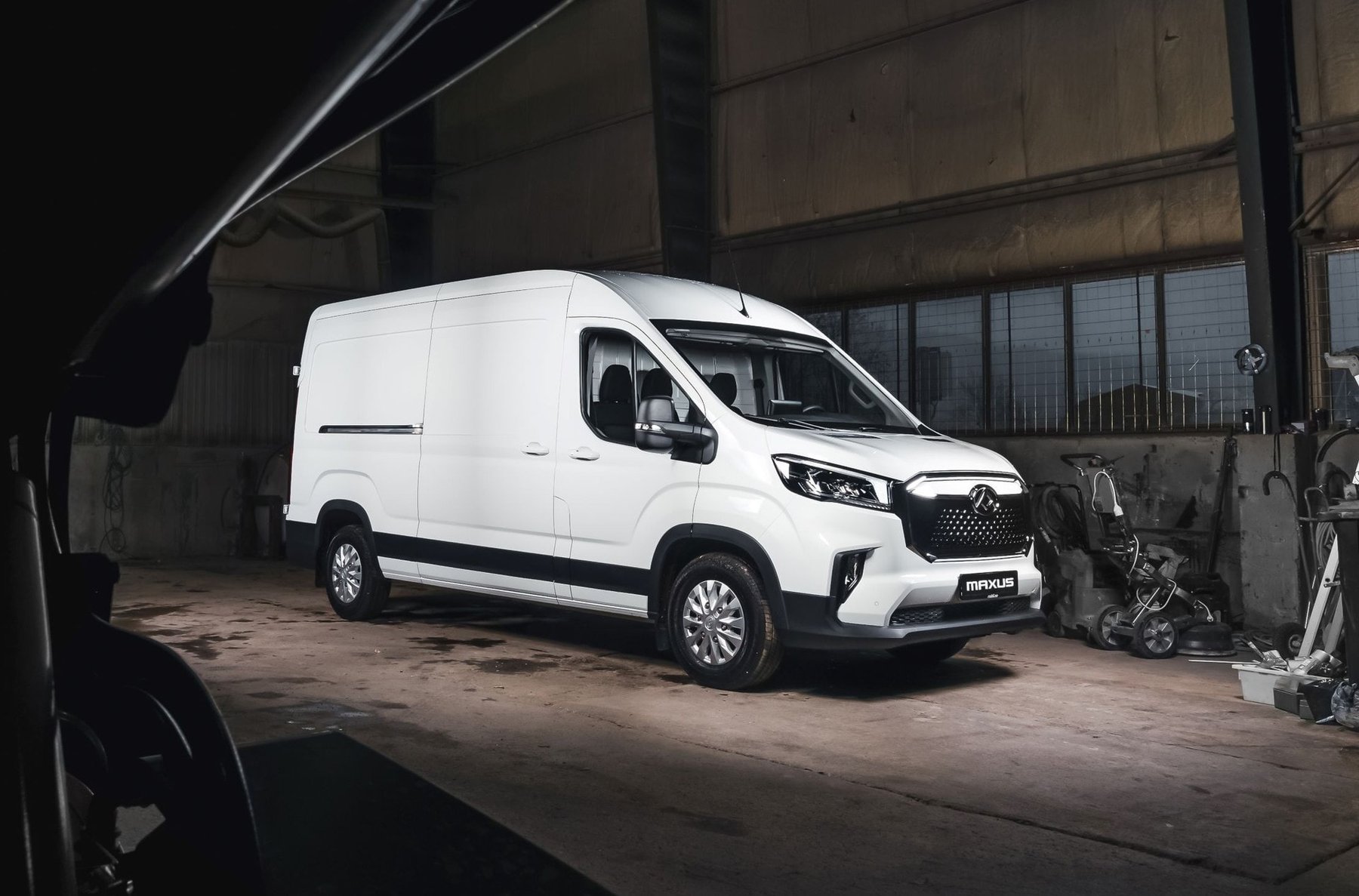 Maxus E-DELIVER 9