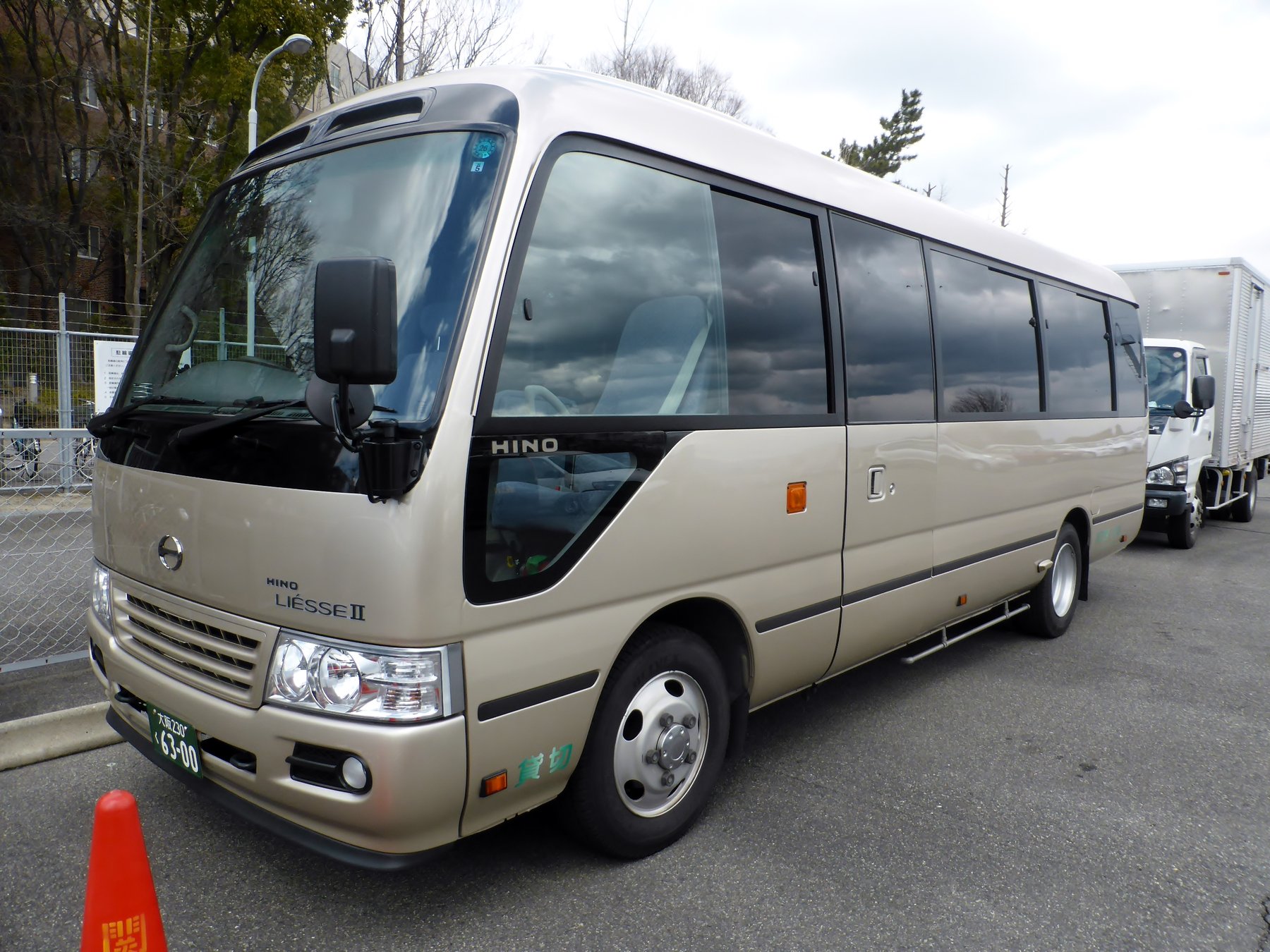 Buses & coaches Hino Liesse