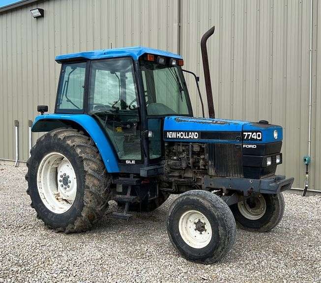 Tractor New Holland 7740