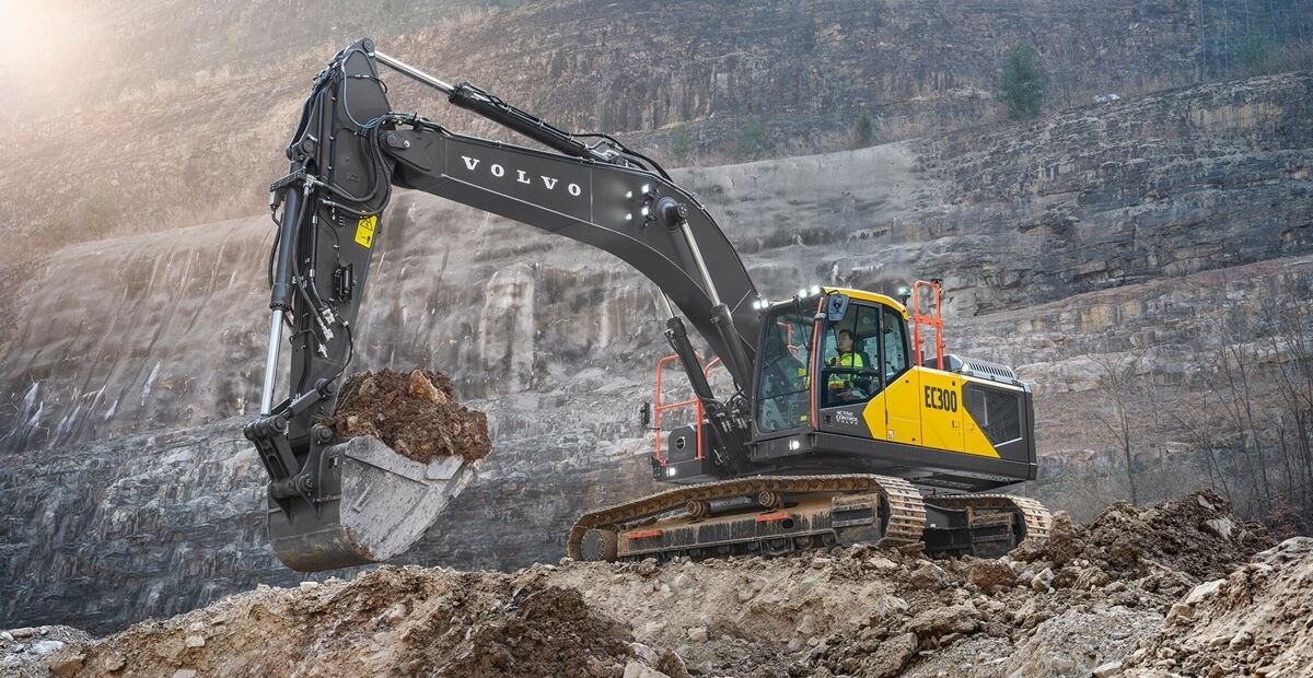 Excavator Volvo CE Crawler Excavator EC300