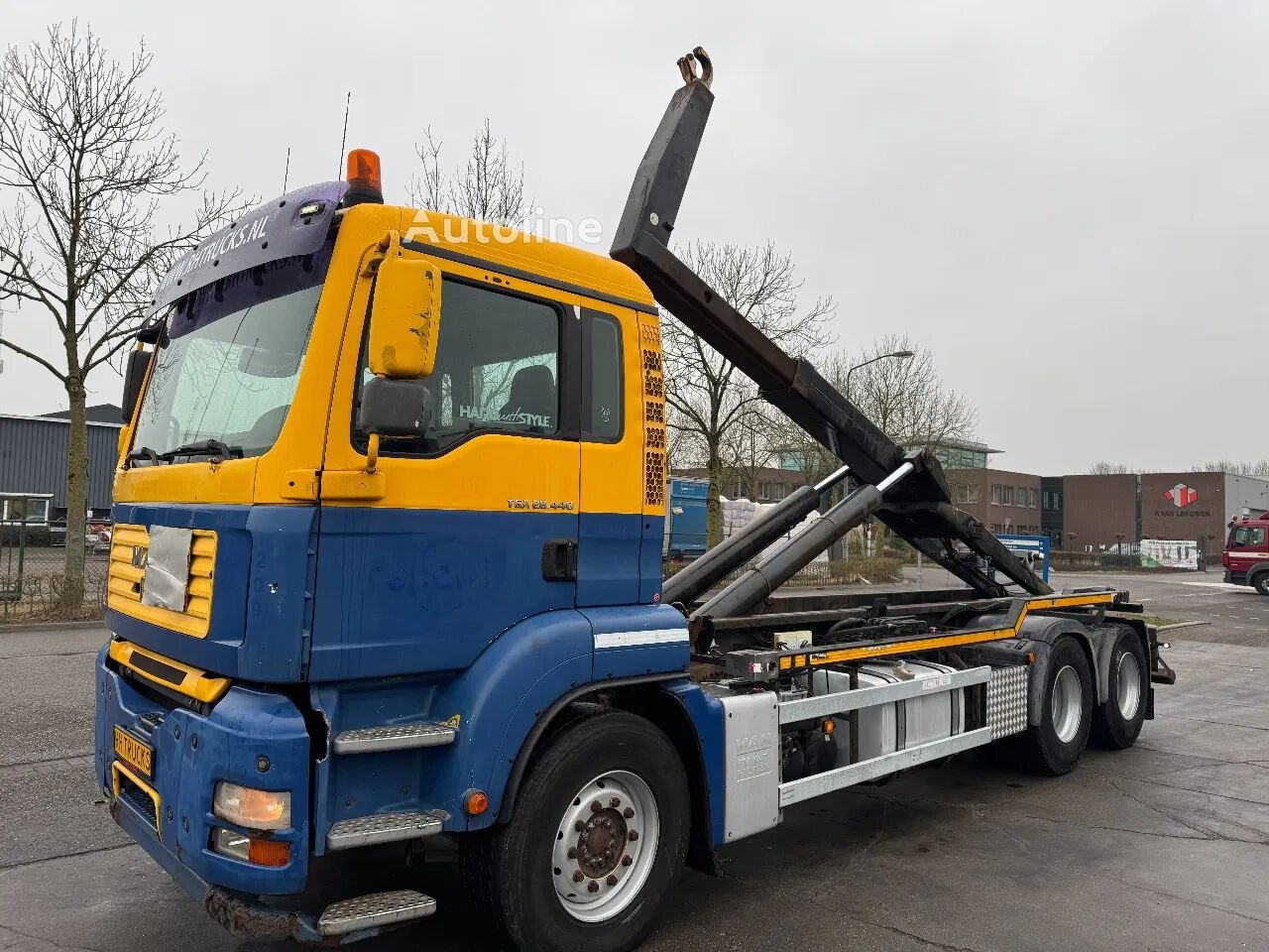 Truck MAN TGA 28.400 6X2-4 BL