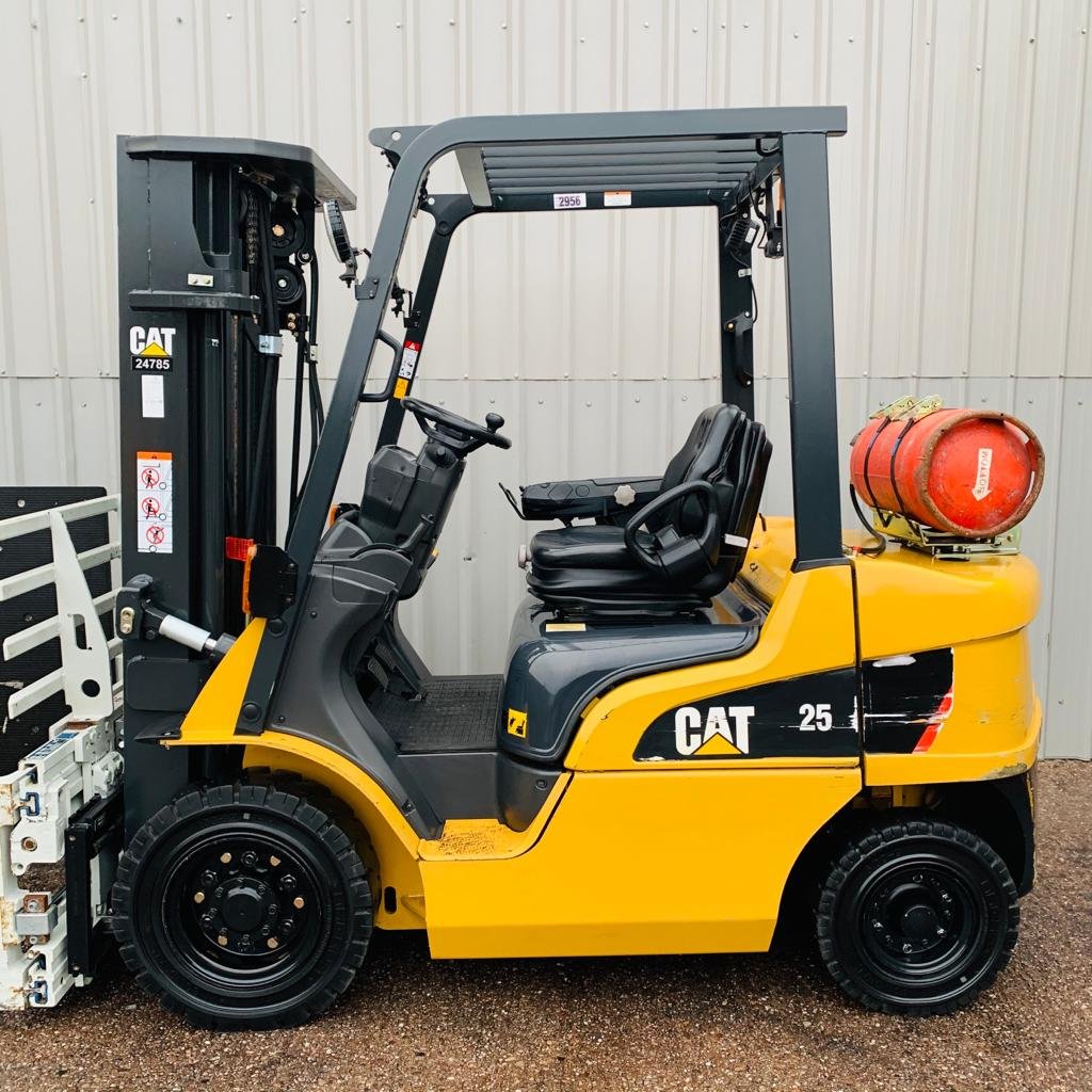 LPG forklifts CAT Lift Trucks GP25NT