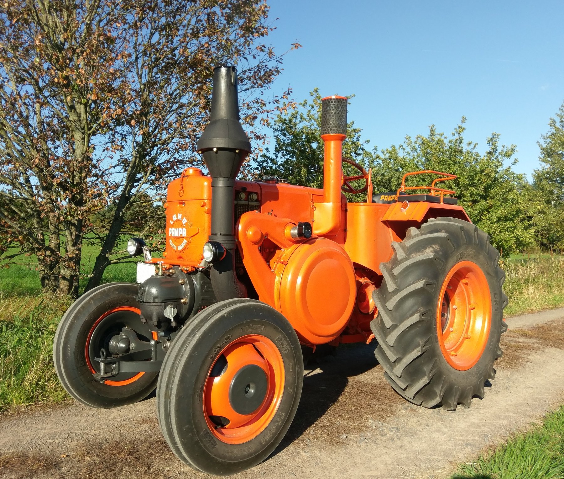 Tractor Pampa T01