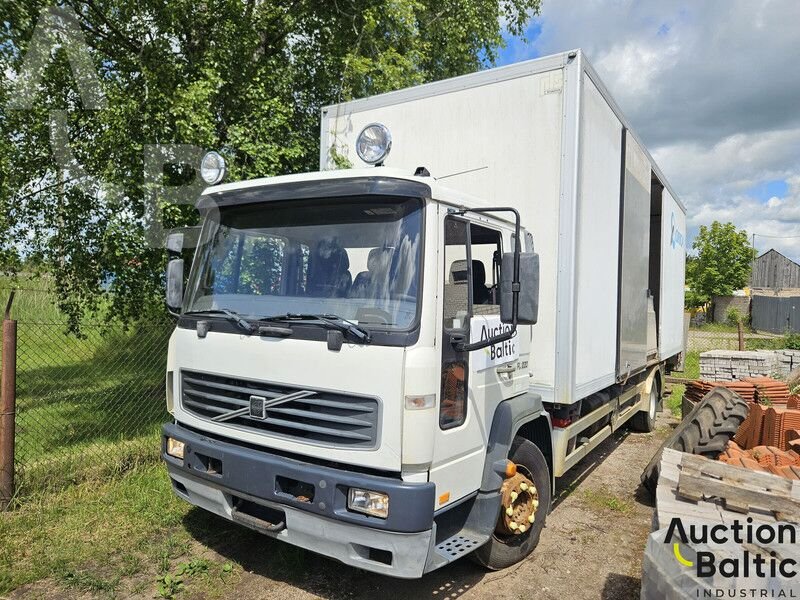 Lastwagen Volvo FL615