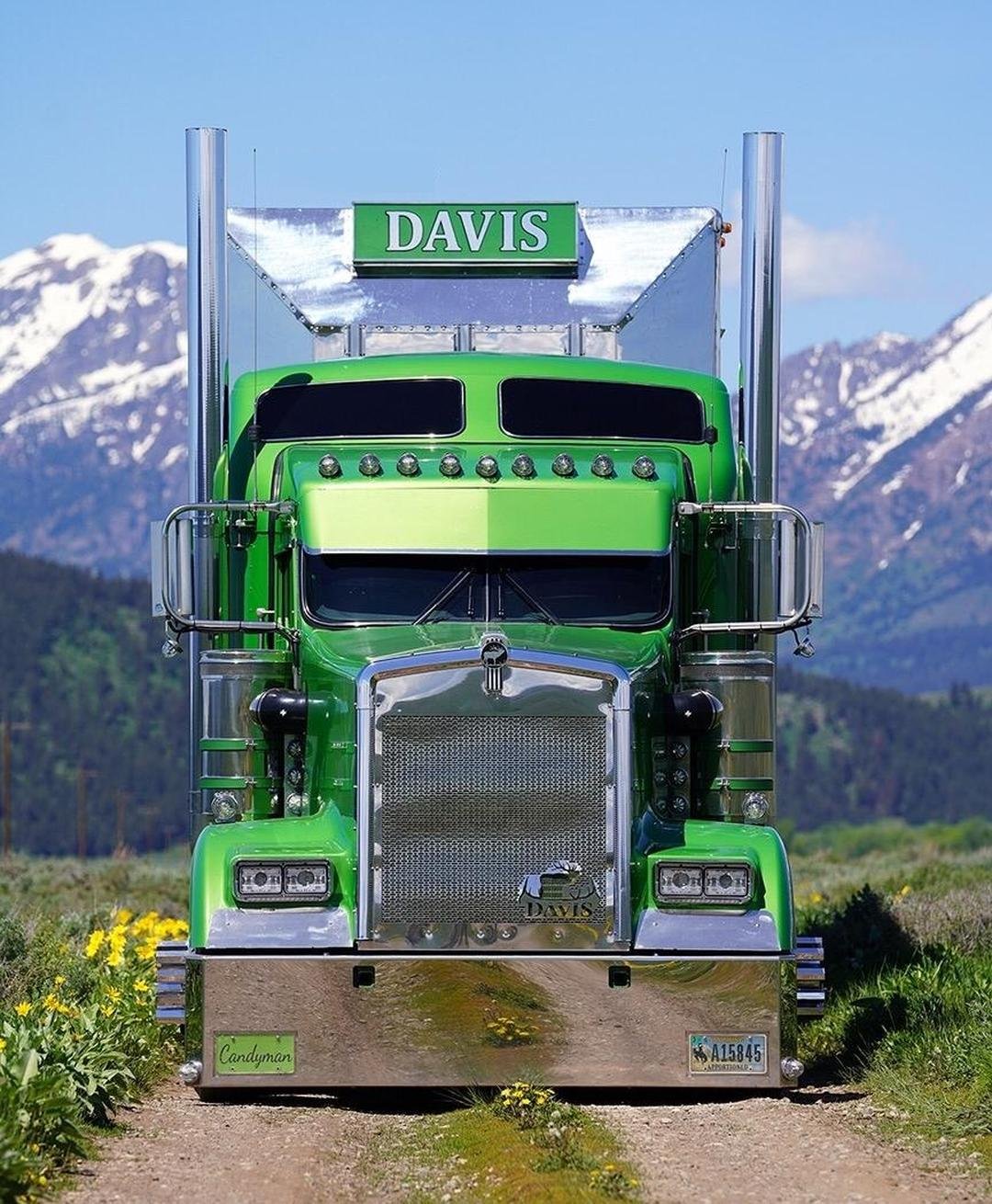 Samochód ciężarowy Kenworth T180