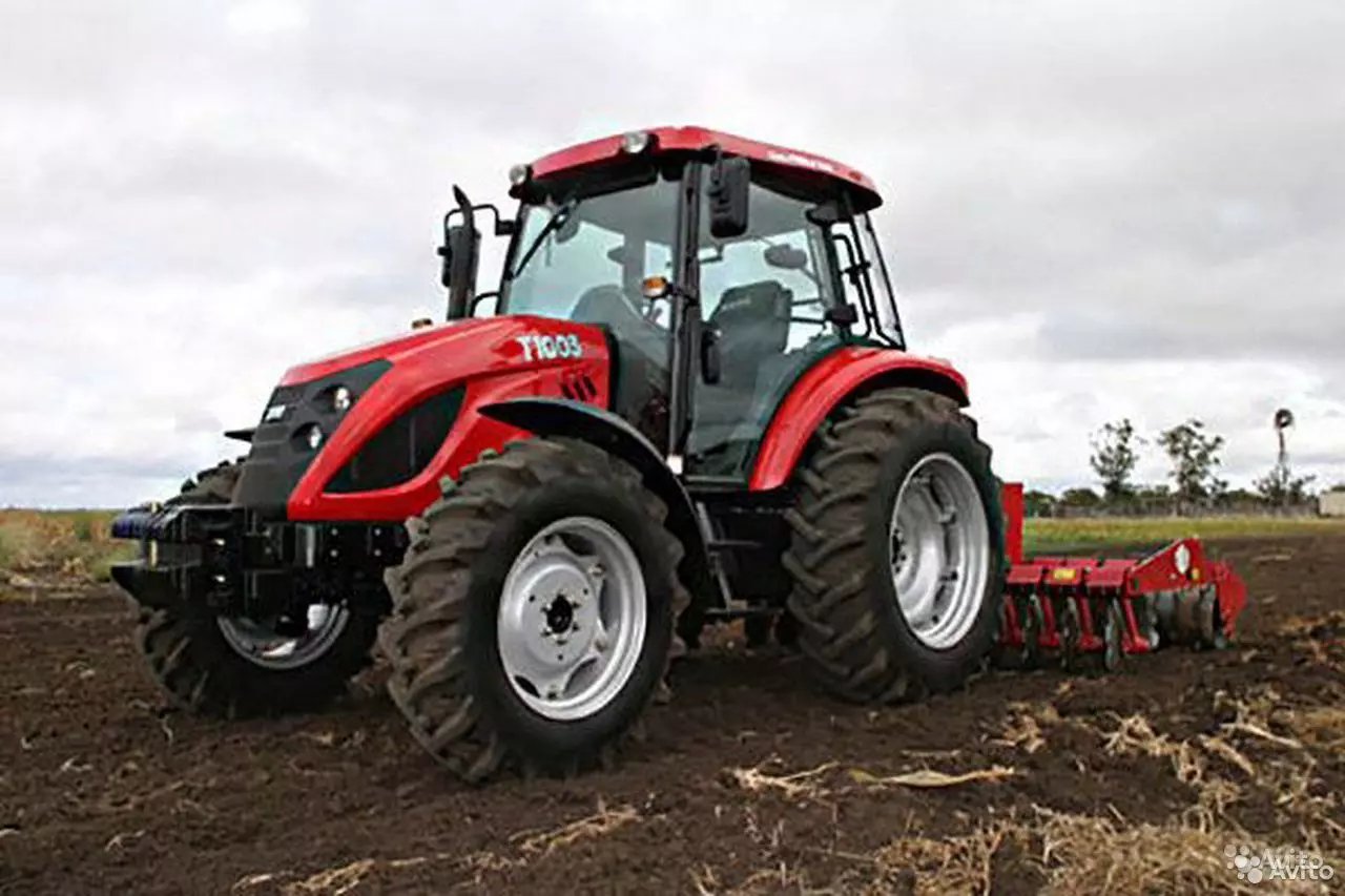 Traktor TYM T100