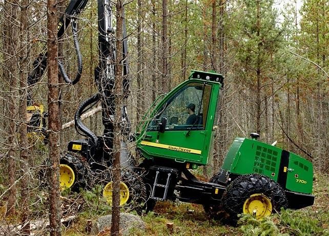 Forstmaschine John Deere 770 D