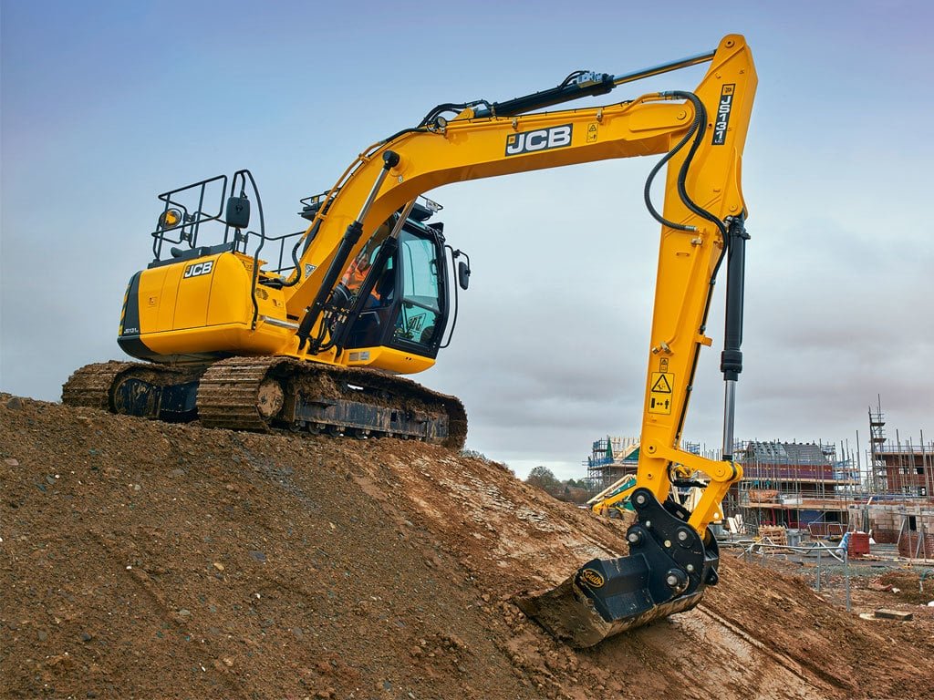 JCB JS131 LC