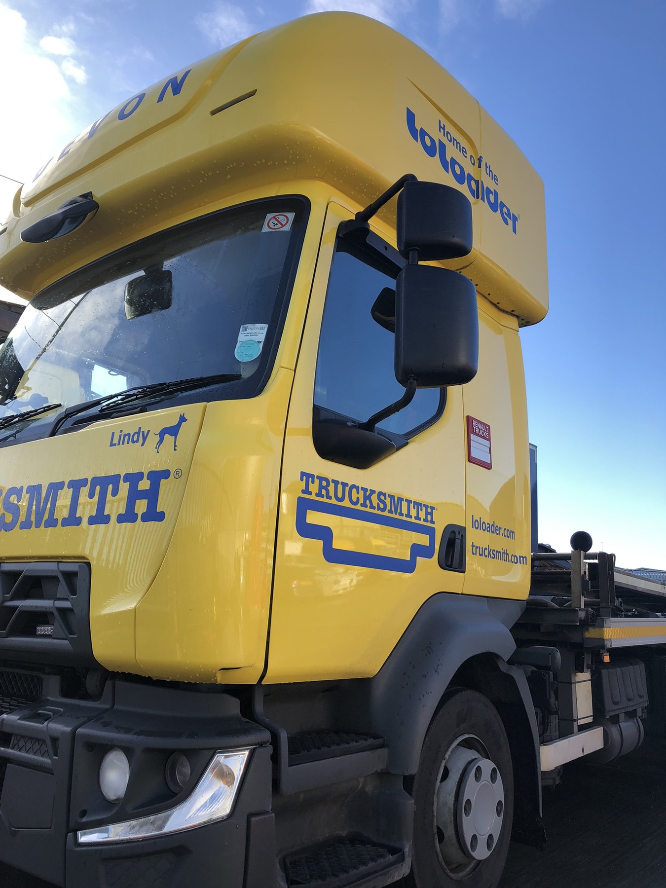 Van Trucksmith Limited KNEEHI