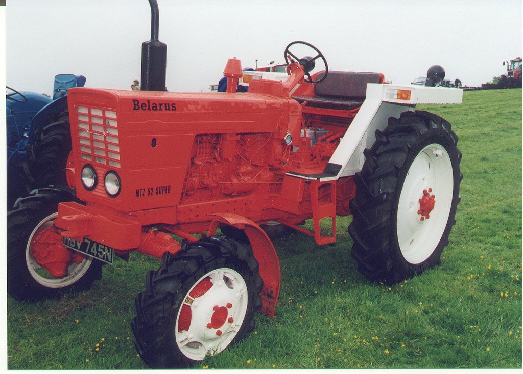 Tractor Belarus MTZ 52 SUPER