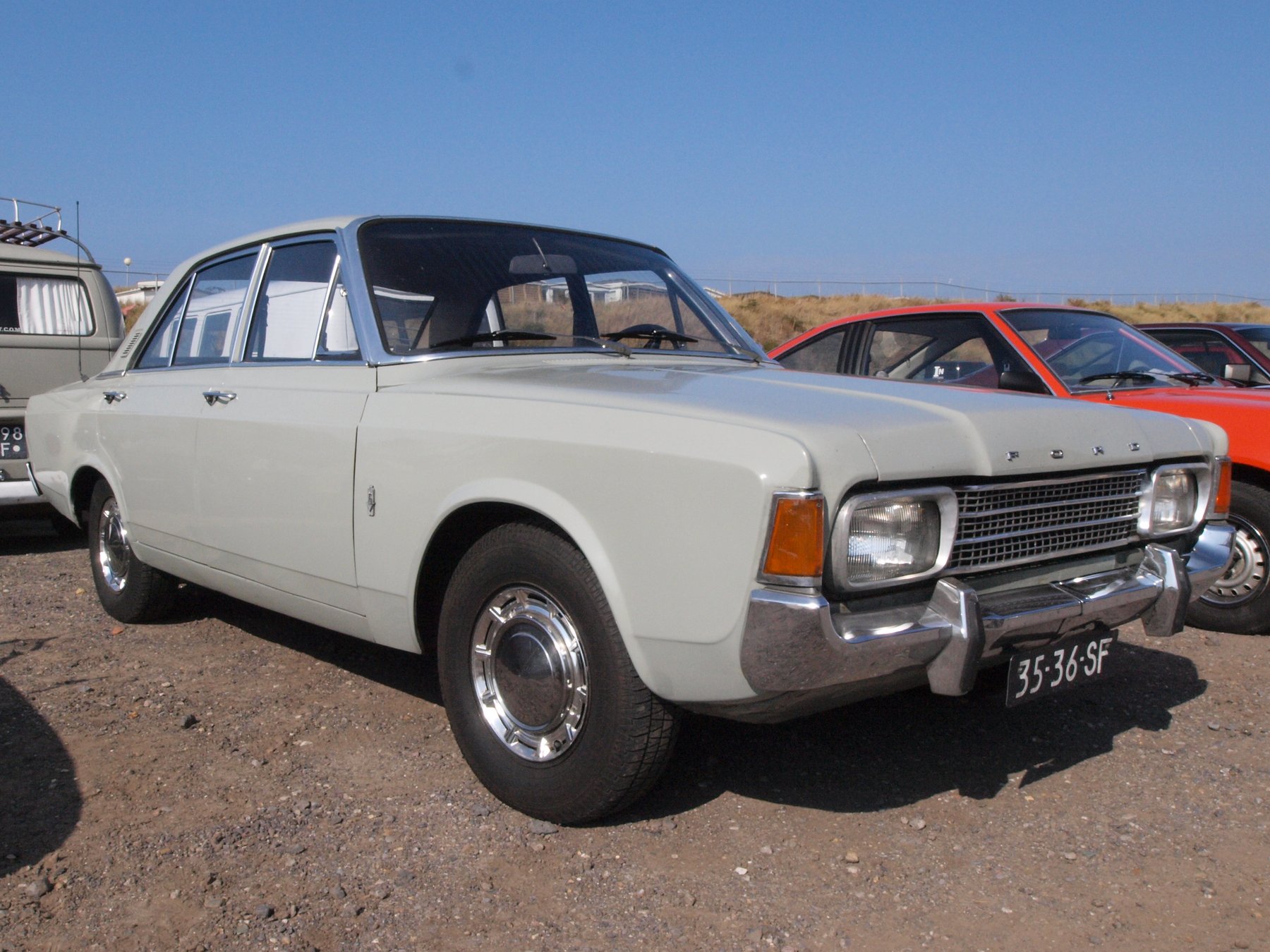 Transporter Ford 17M 2000S