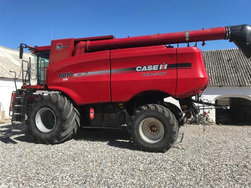 Case IH Axial Flow 8010