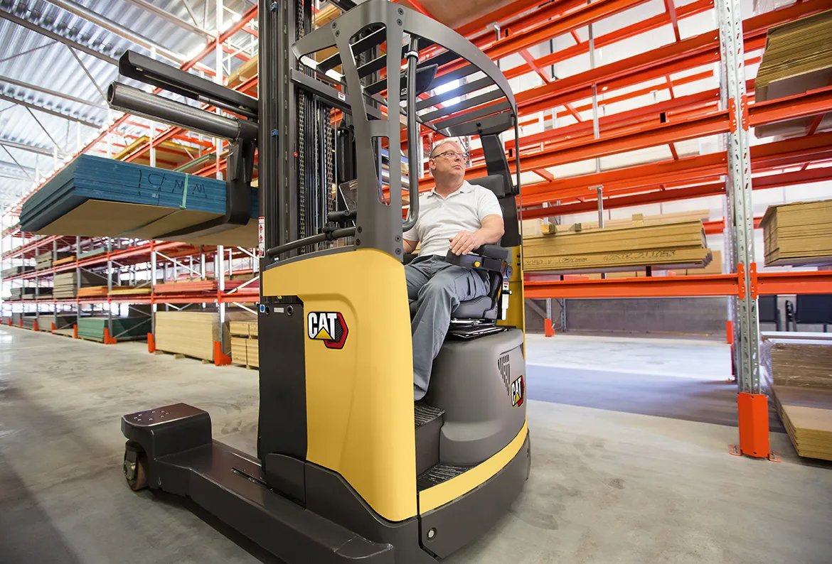 Side & four-way loaders CAT Lift Trucks NRM25N2