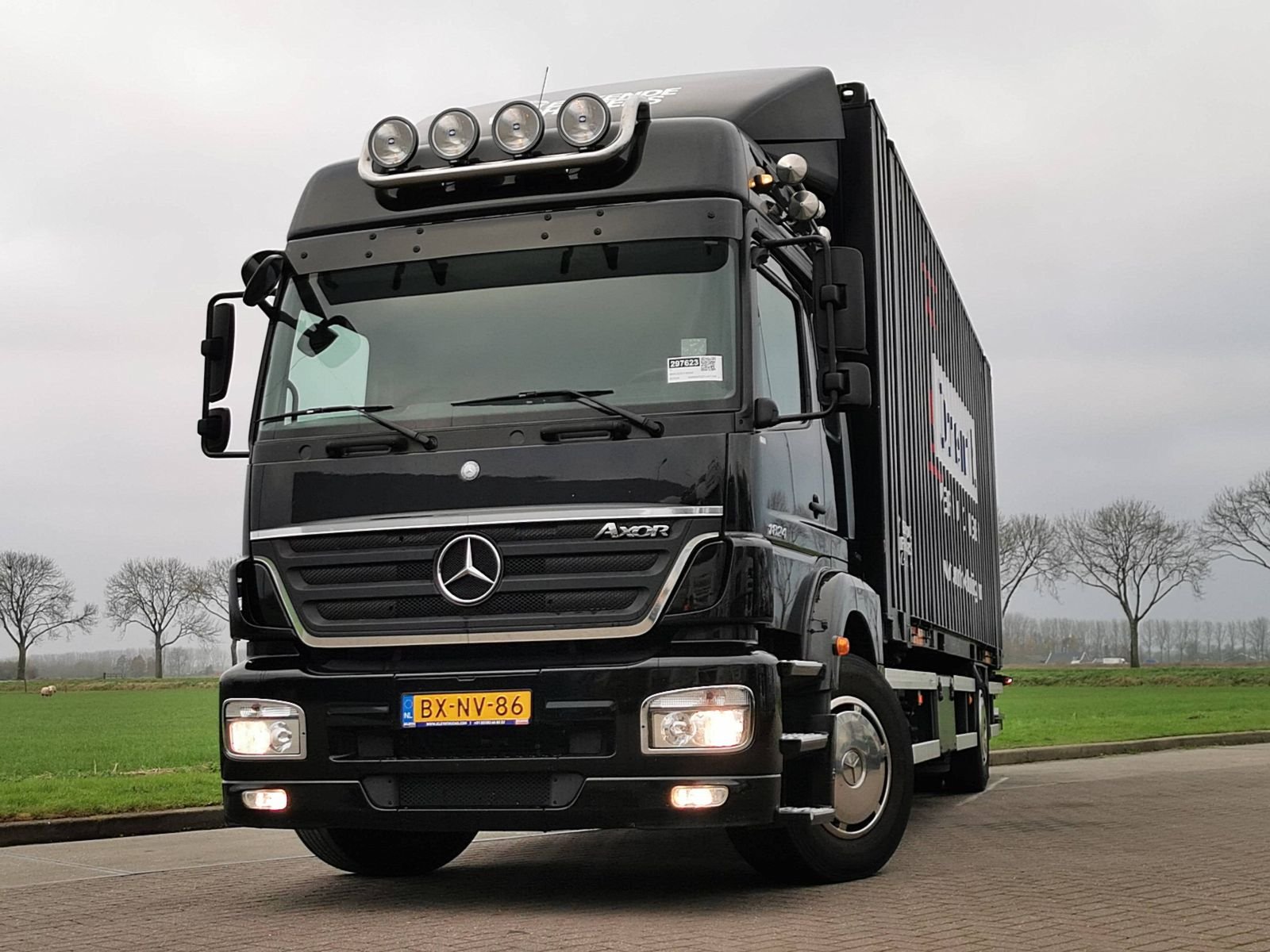 Truck Mercedes Benz R 1824L/54