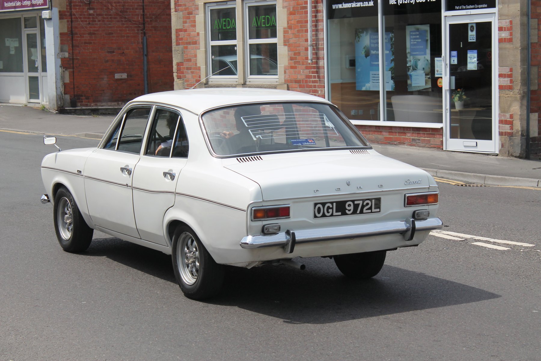 Trailer Escort 1300