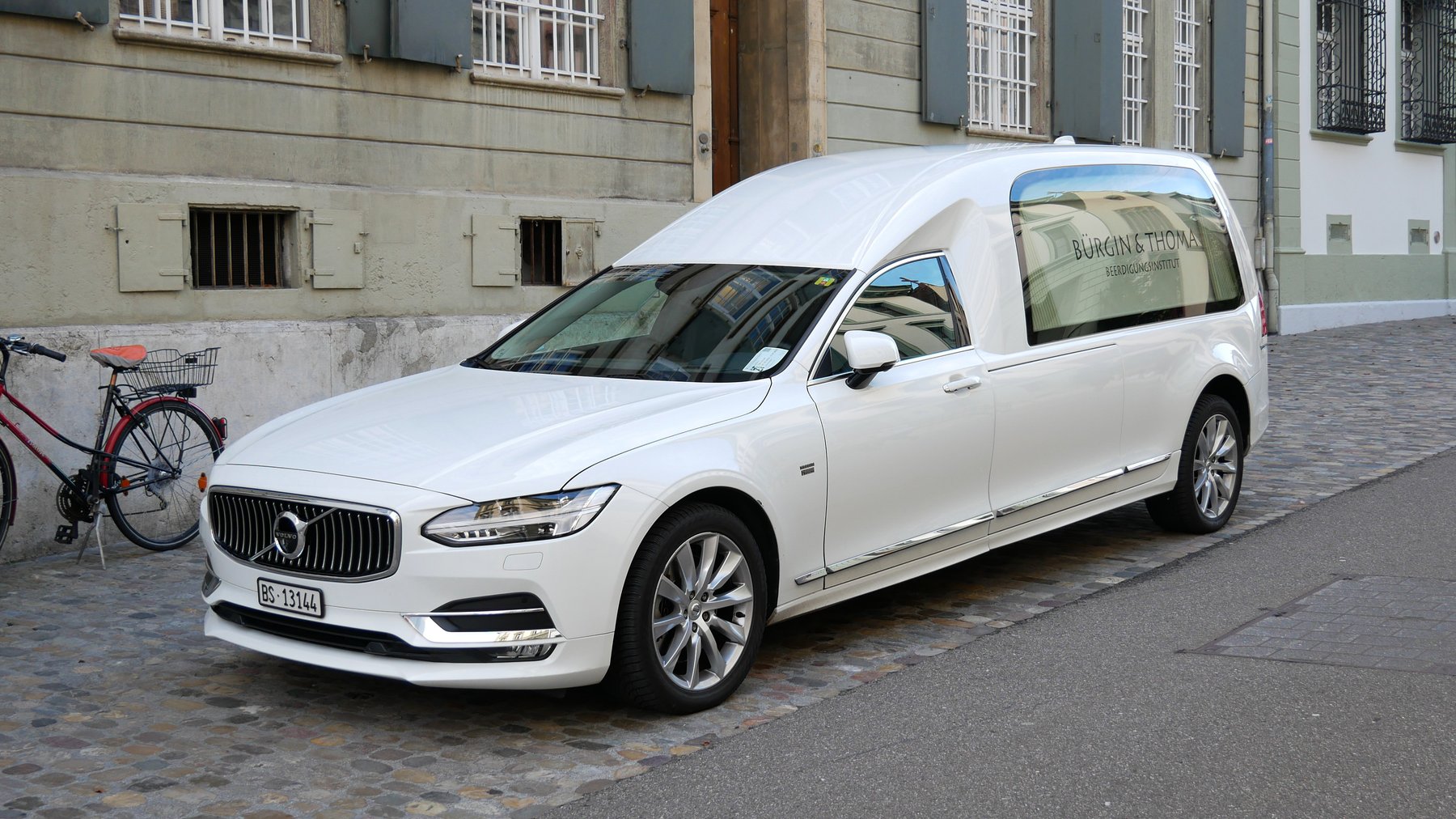 Van Volvo V90 HEARSE